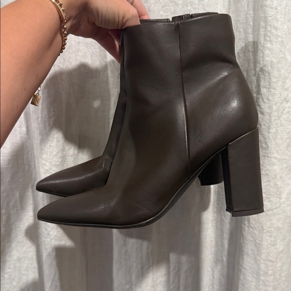 Marc Fisher 8 Dark Brown Glorena Bootie Boots Heels Zip Up Ankle